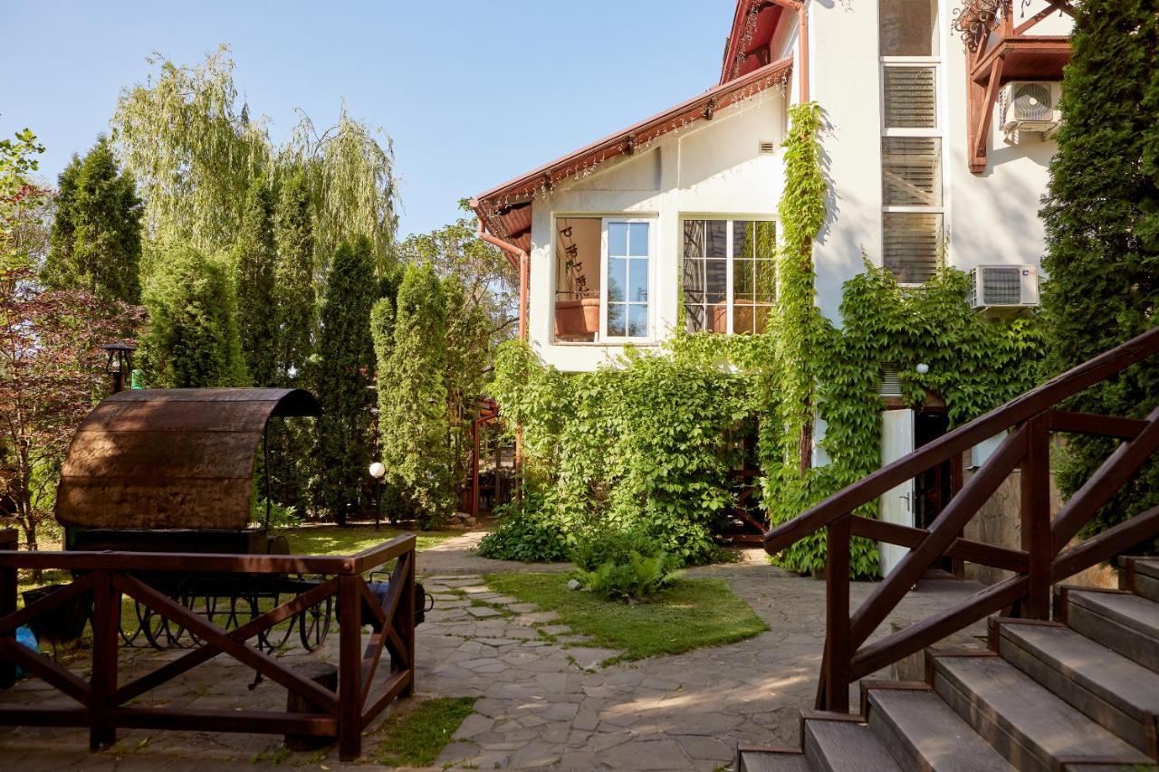 Zdybanka Hotel Sumy Exterior photo